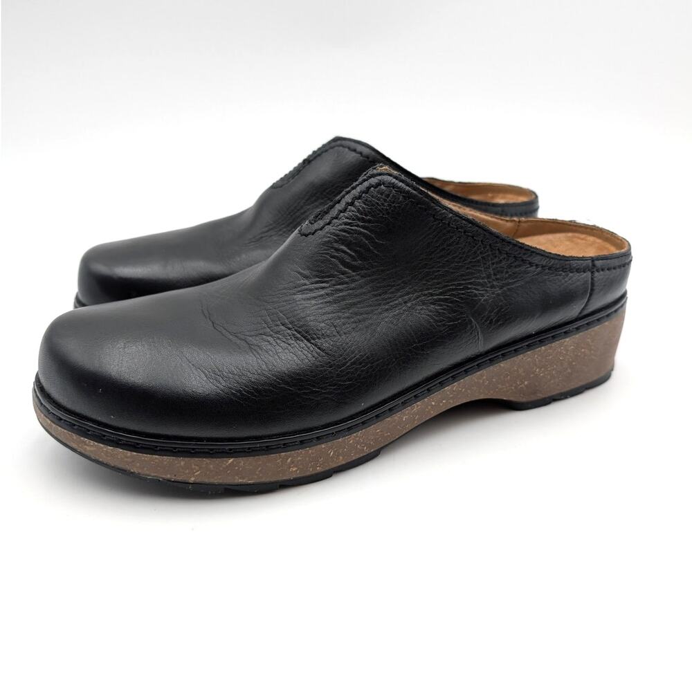 Earth Kolia Round Toe Slip On Casual Clogs Womens Black Leather Size US8.5M EU39